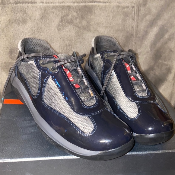 Pradas in mint condition, worth more now. Size 36 is 5.5Y in U.S. - Picture 4 of 11